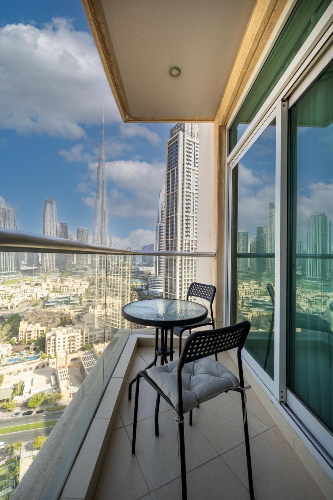 Upgraded Apartment With Stunning Burj Khalifa View Dubái Exterior foto