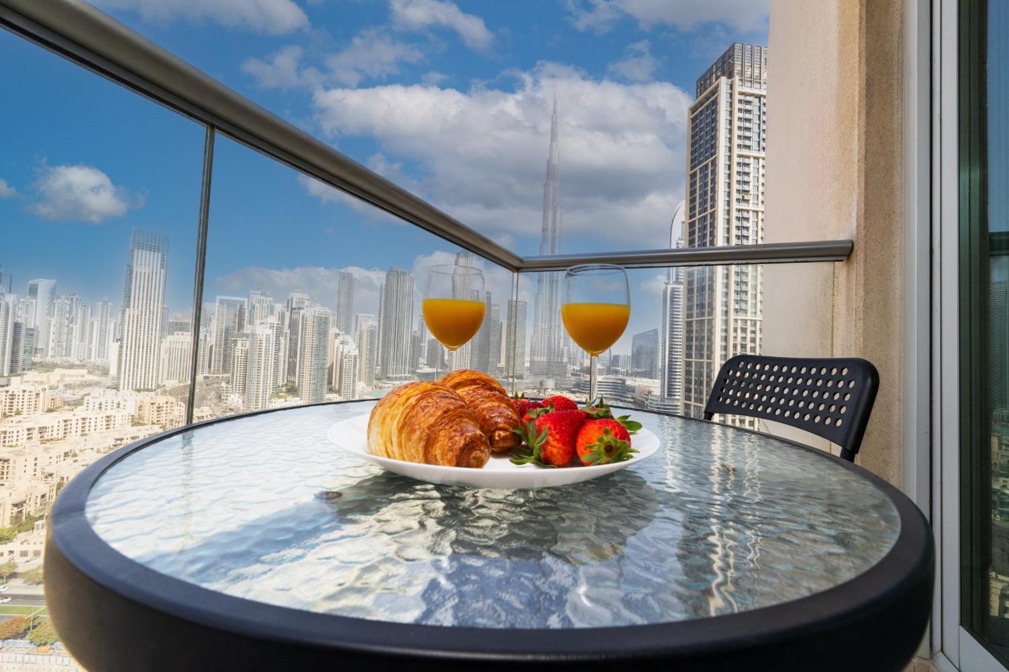 Upgraded Apartment With Stunning Burj Khalifa View Dubái Exterior foto