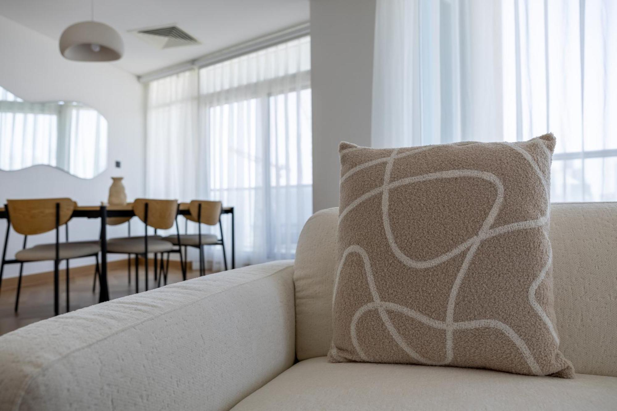 Upgraded Apartment With Stunning Burj Khalifa View Dubái Exterior foto